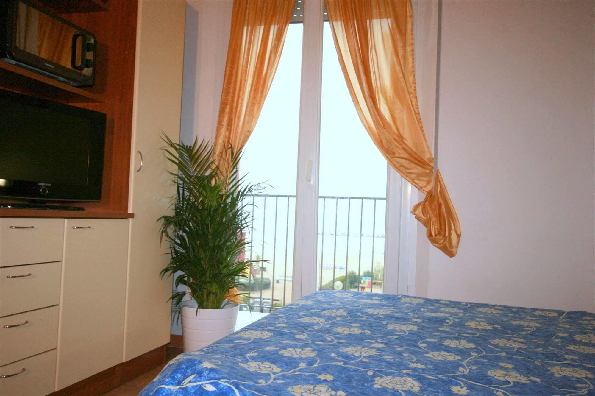 Residence Algarve 리미니 외부 사진